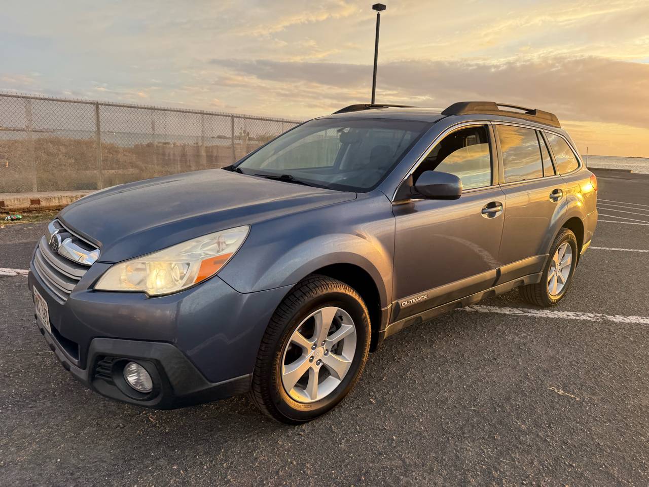 2014 Subaru Outback 2.5i Premium — SUV — 85,000 mi — Honolulu, HI