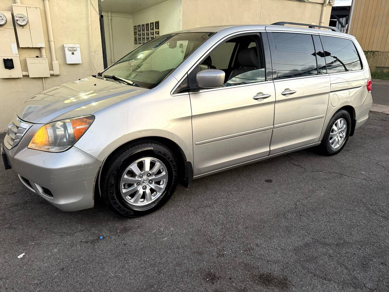 2008 Honda Odyssey EX-L — Minivan — 143,000 mi — Honolulu, HI