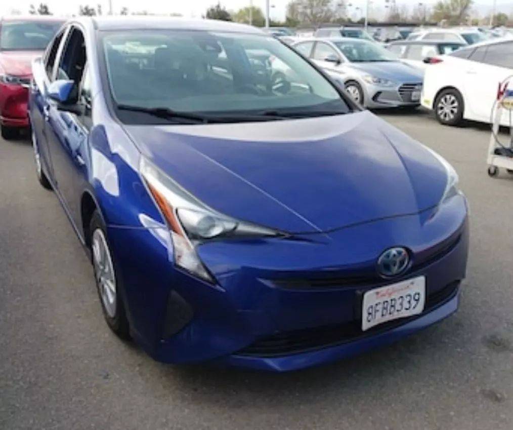 2018 Toyota Prius Three — Hatchback — 140,561 mi — Alameda, CA