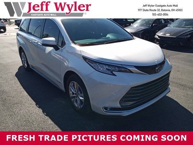 2021 Toyota Sienna Limited — Minivan — 19,976 mi — Batavia, OH