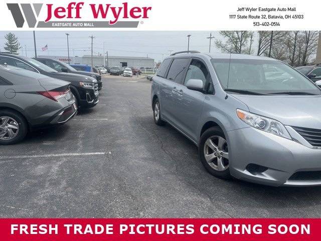 2014 Toyota Sienna LE — Minivan — 73,338 mi — Batavia, OH