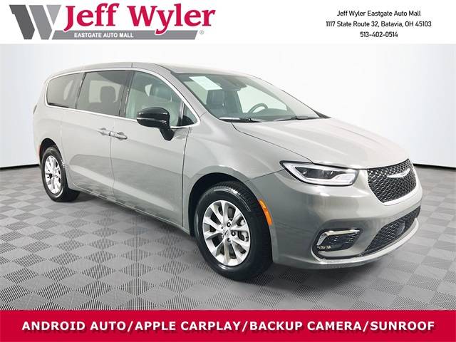 2025 Chrysler Pacifica Select — Minivan — 4,383 mi — Batavia, OH