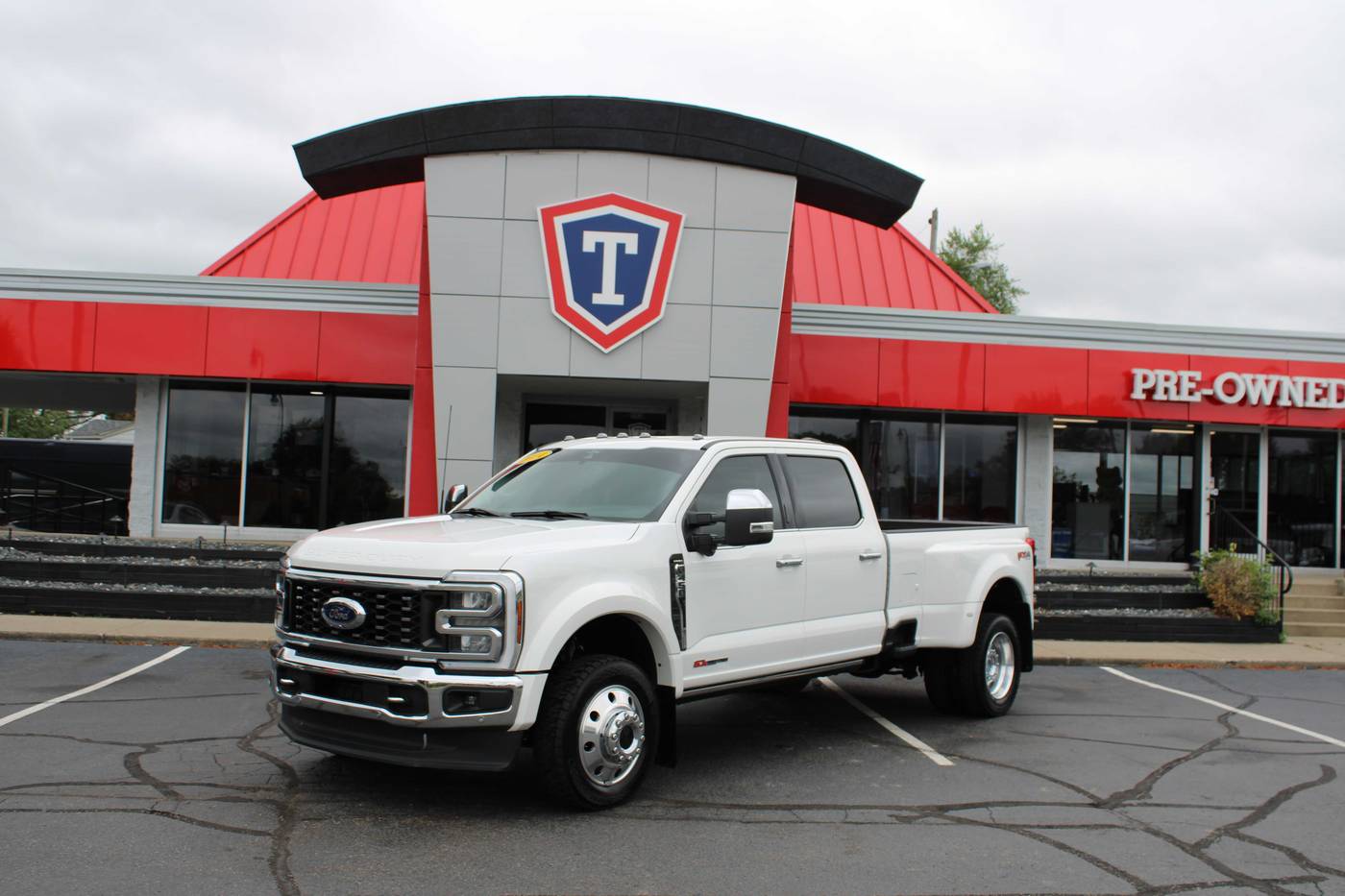2024 Ford Super Duty F-450 LARIAT — Pickup Truck — 31,561 mi — Taylor, MI