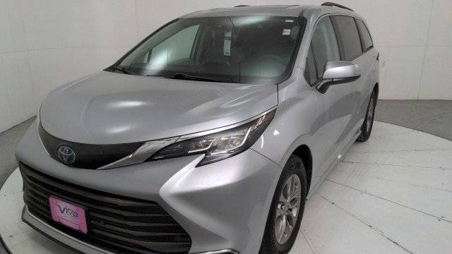 2023 Toyota Sienna XLE — Minivan — 57,019 mi — Las Cruces, NM