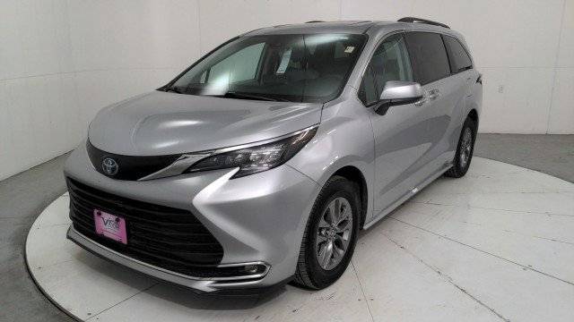 2024 Toyota Sienna XLE — Minivan — 66,542 mi — Las Cruces, NM