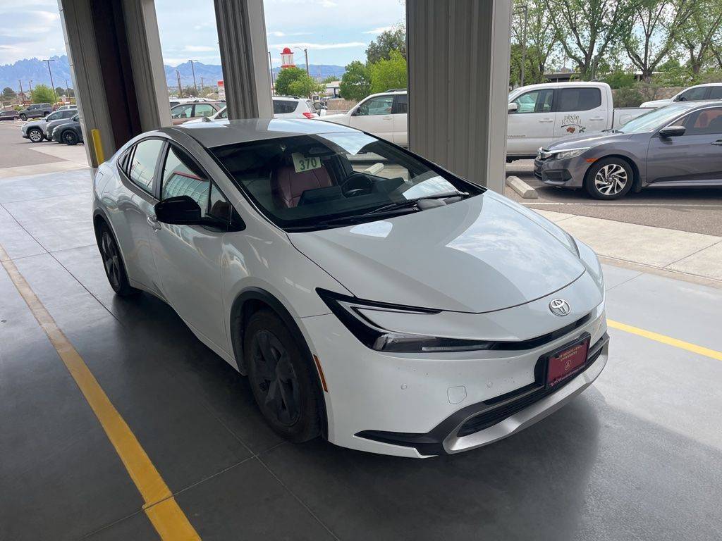 2024 Toyota Prius Prime SE
