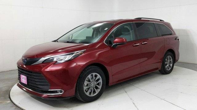 2023 Toyota Sienna XLE — Minivan — 62,643 mi — Las Cruces, NM
