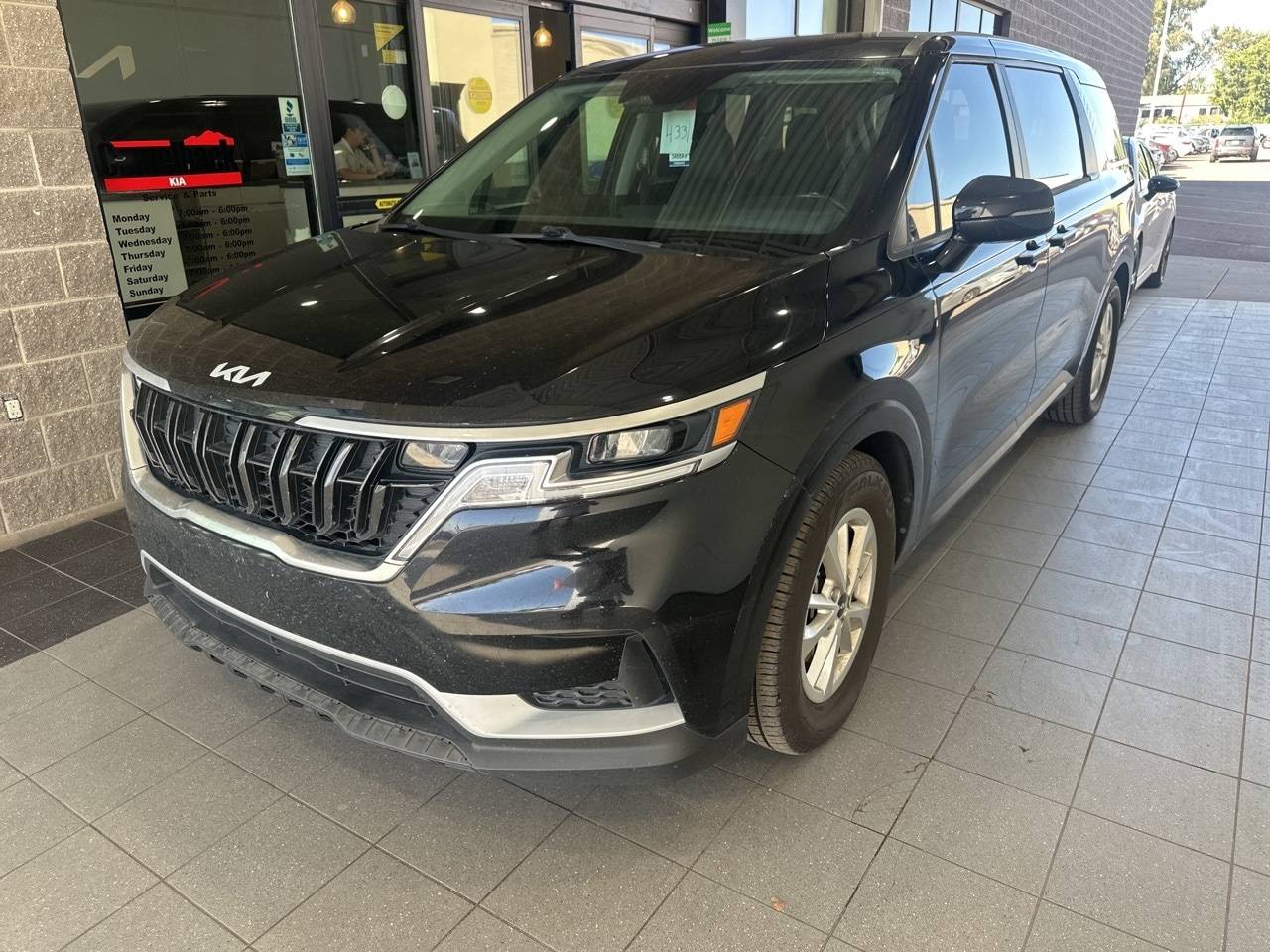 2022 Kia Carnival LXS — Minivan — 38,028 mi — Phoenix, AZ