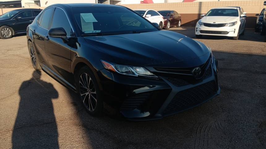 2020 Toyota Camry SE — Sedan — 75,000 mi — Phoenix, AZ