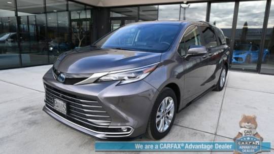2022 Toyota Sienna Platinum — Minivan — 13,534 mi — Anchorage, AK