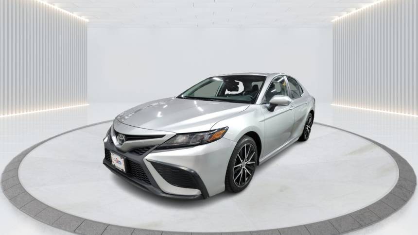 2022 Toyota Camry SE — Sedan — 42,580 mi — Springfield Gardens, NY