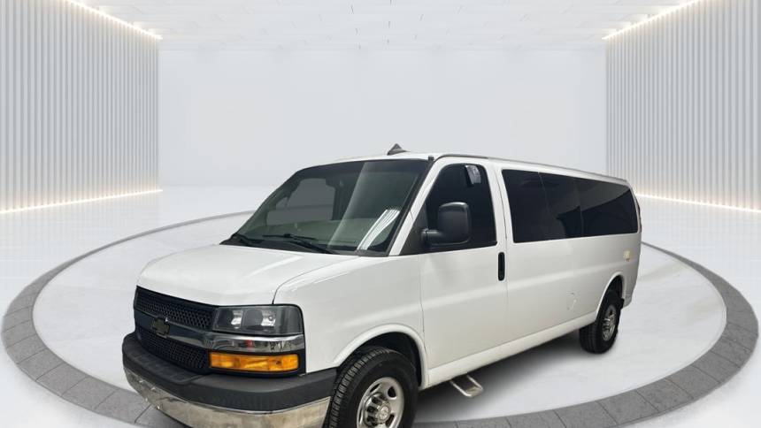 2018 Chevrolet Express Passenger LT — Passenger Van — 121,412 mi — Springfield Gardens, NY