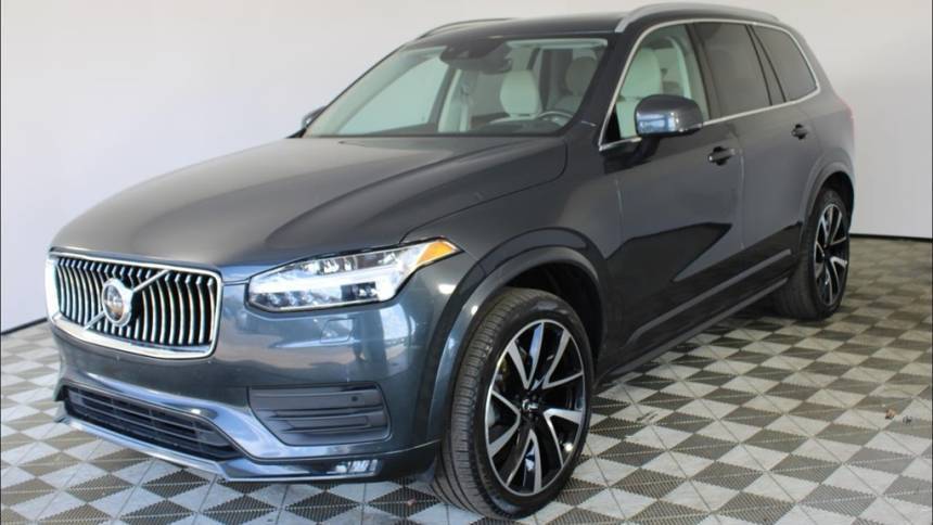 2022 Volvo XC90 T6 Momentum 7-Passenger