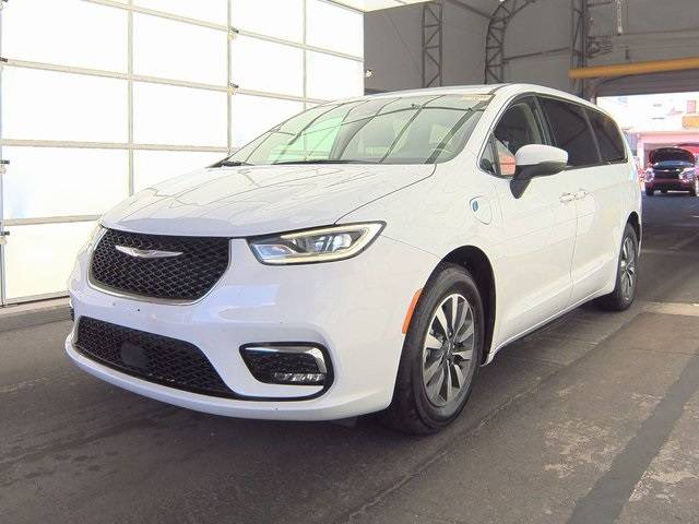 2023 Chrysler Pacifica Hybrid Touring L — Minivan — 63,999 mi — Plantation, FL