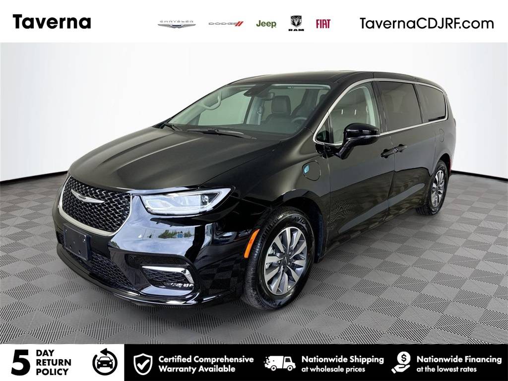 2024 Chrysler Pacifica Hybrid Select — Minivan — 12,460 mi — Plantation, FL