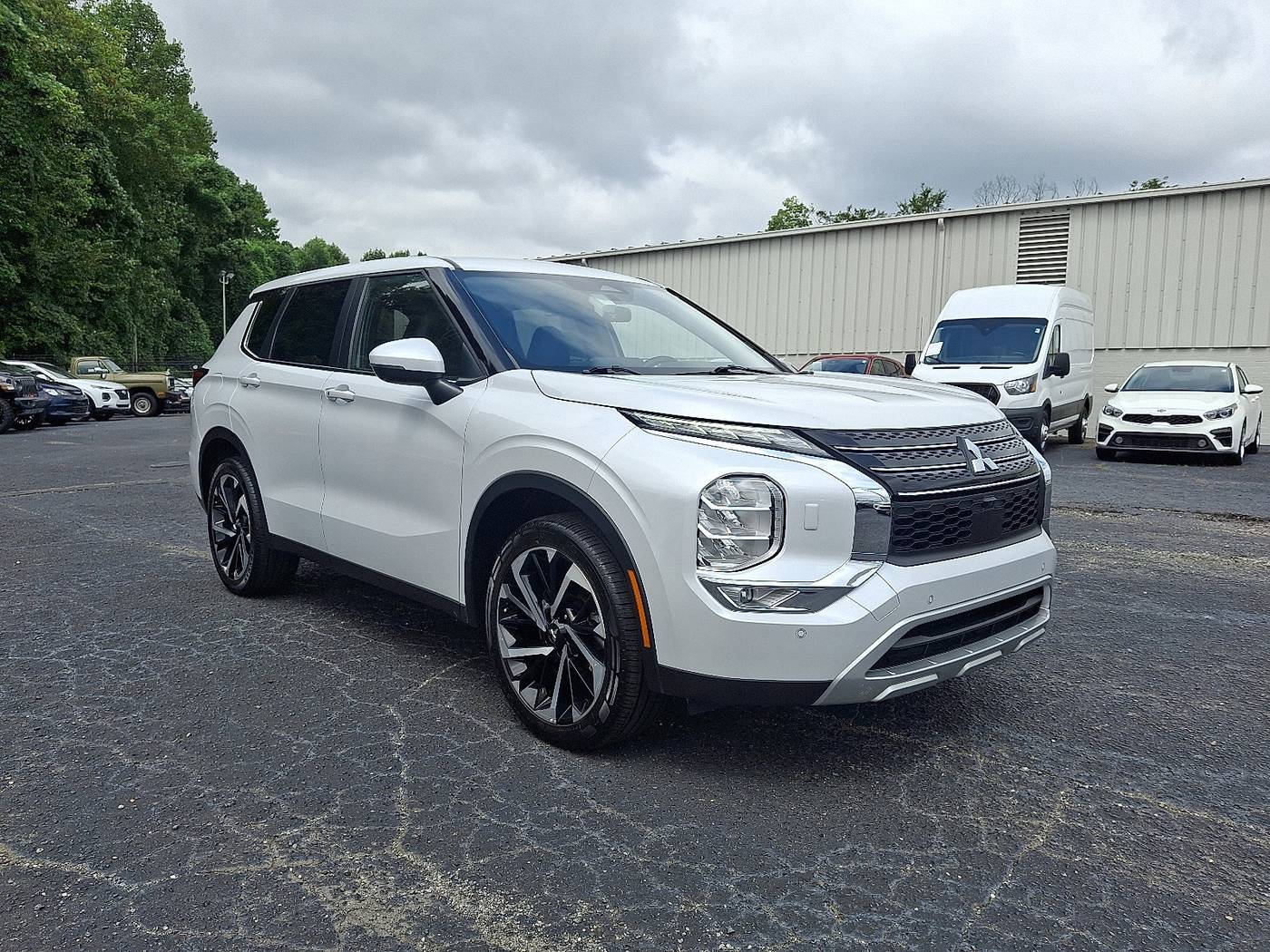 2024 Mitsubishi Outlander SE Black Edition — SUV — 52,281 mi — High Point, NC