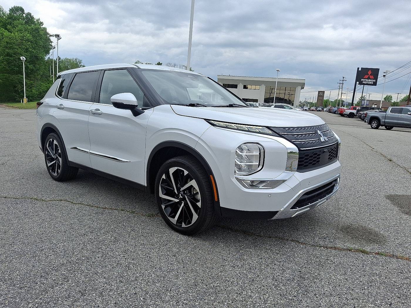 2022 Mitsubishi Outlander SE — SUV — 90,680 mi — High Point, NC
