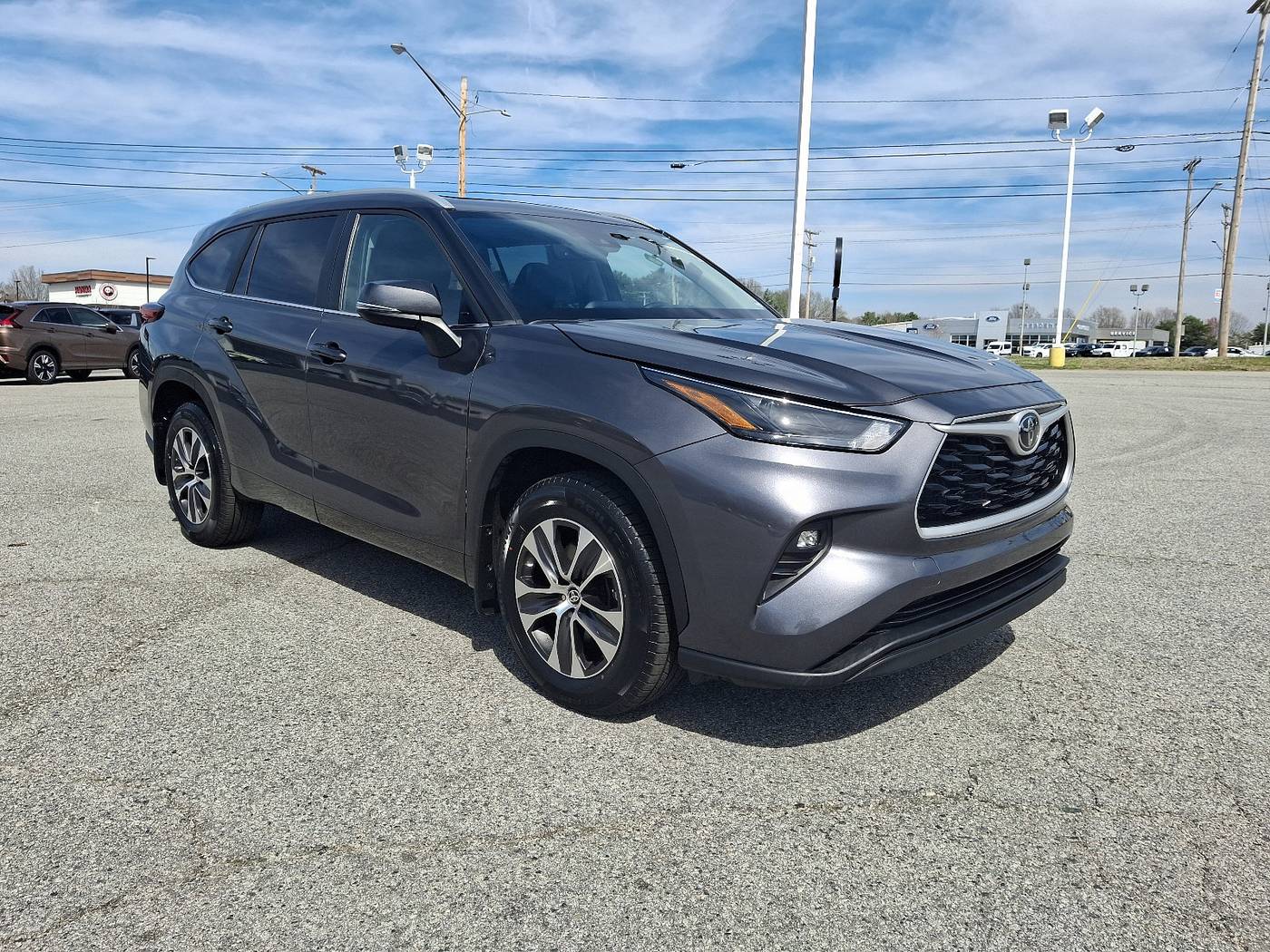 2023 Toyota Highlander XLE — SUV — 48,586 mi — High Point, NC