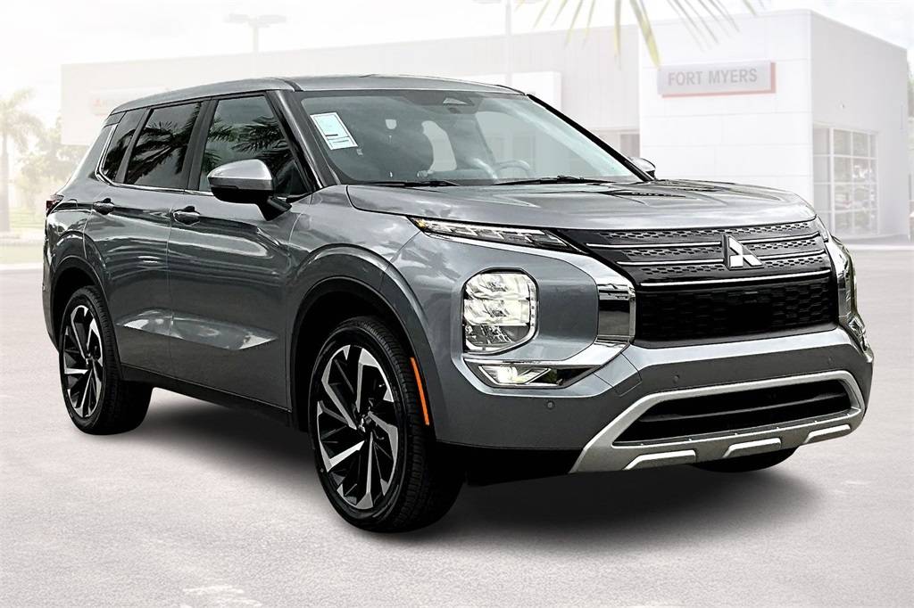 2023 Mitsubishi Outlander SE — SUV — 28,442 mi — Fort Myers, FL