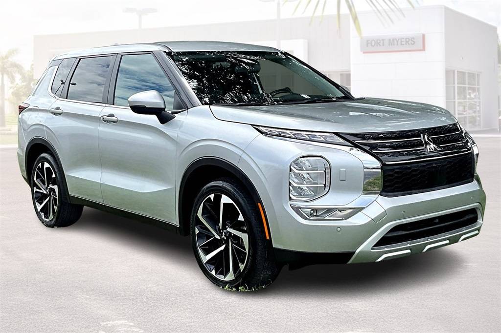 2024 Mitsubishi Outlander SE — SUV — 46,556 mi — Fort Myers, FL