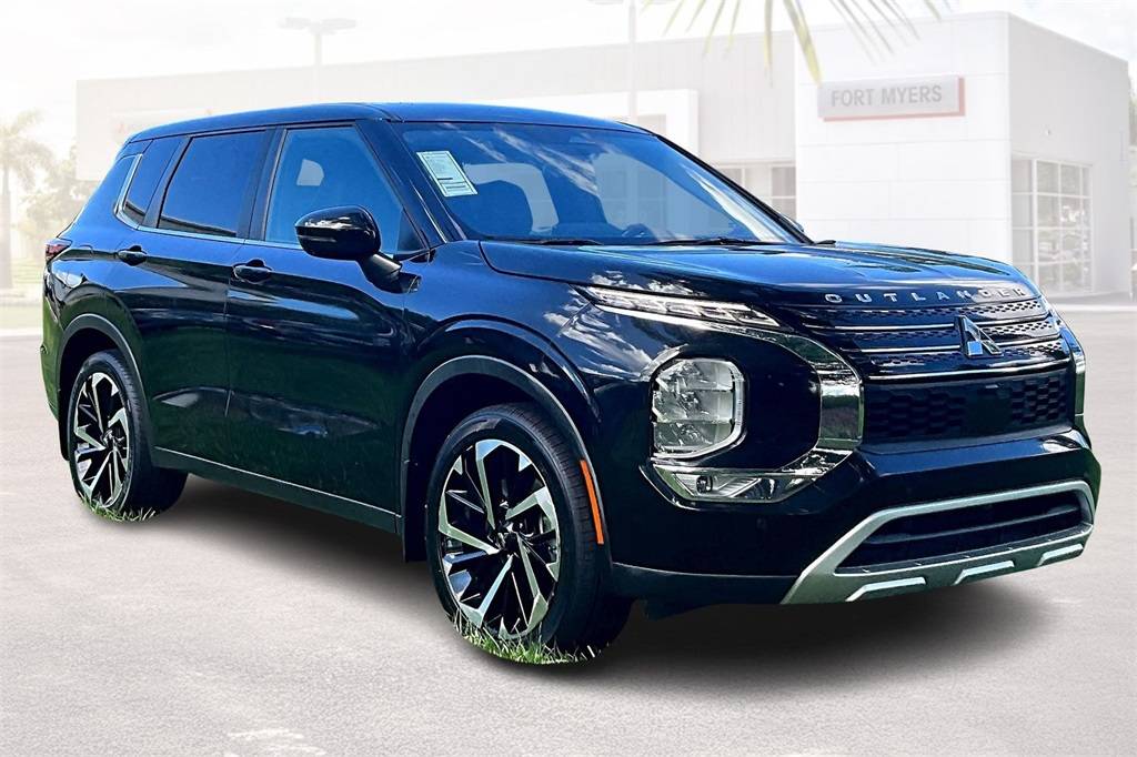 2023 Mitsubishi Outlander SE — SUV — 32,983 mi — Fort Myers, FL