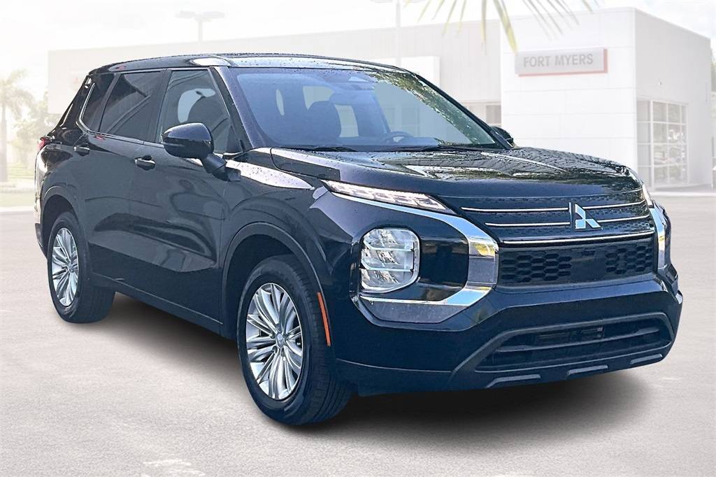 2023 Mitsubishi Outlander ES — SUV — 17,155 mi — Fort Myers, FL