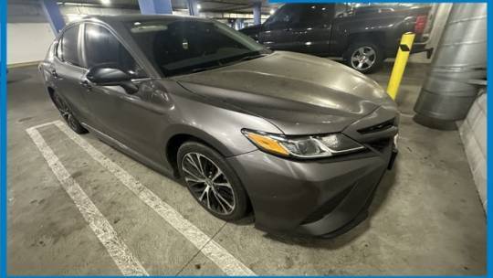2020 Toyota Camry SE — Sedan — 99,645 mi — Los Angeles, CA