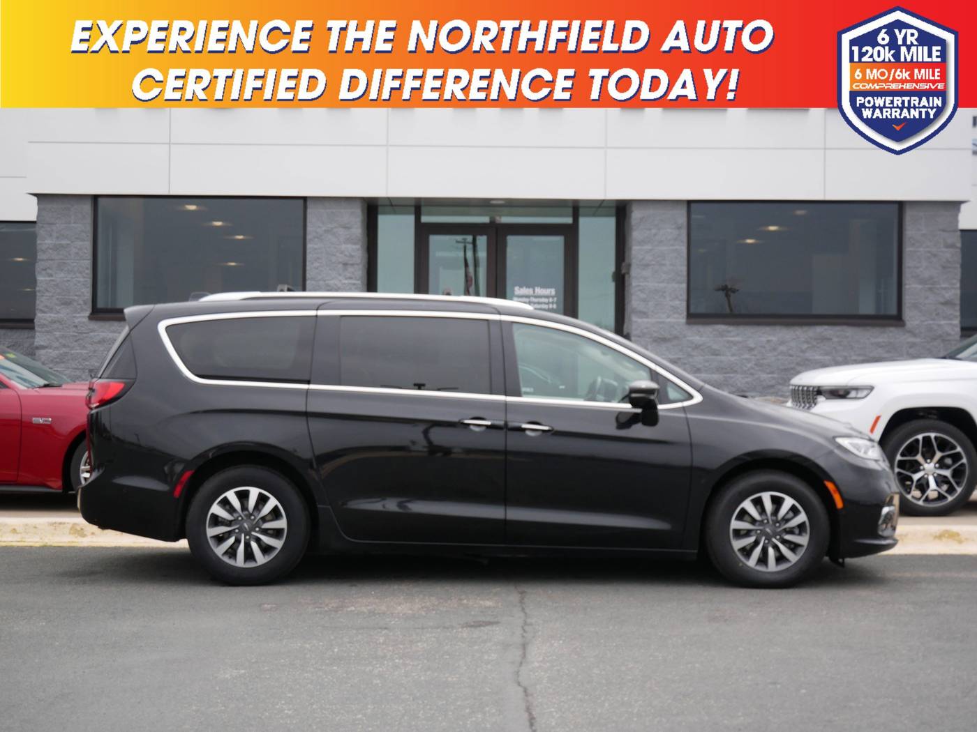 2021 Chrysler Pacifica Hybrid Touring L — Minivan — 77,881 mi — Northfield, MN
