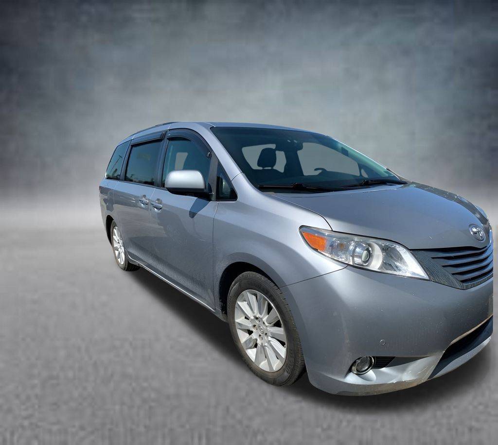 2012 Toyota Sienna Base — Minivan — 130,570 mi — Barboursville, WV