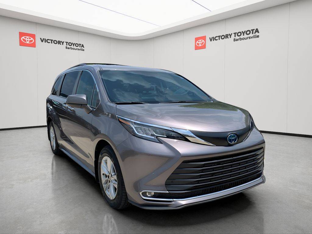 2022 Toyota Sienna XLE — Minivan — 77,838 mi — Barboursville, WV