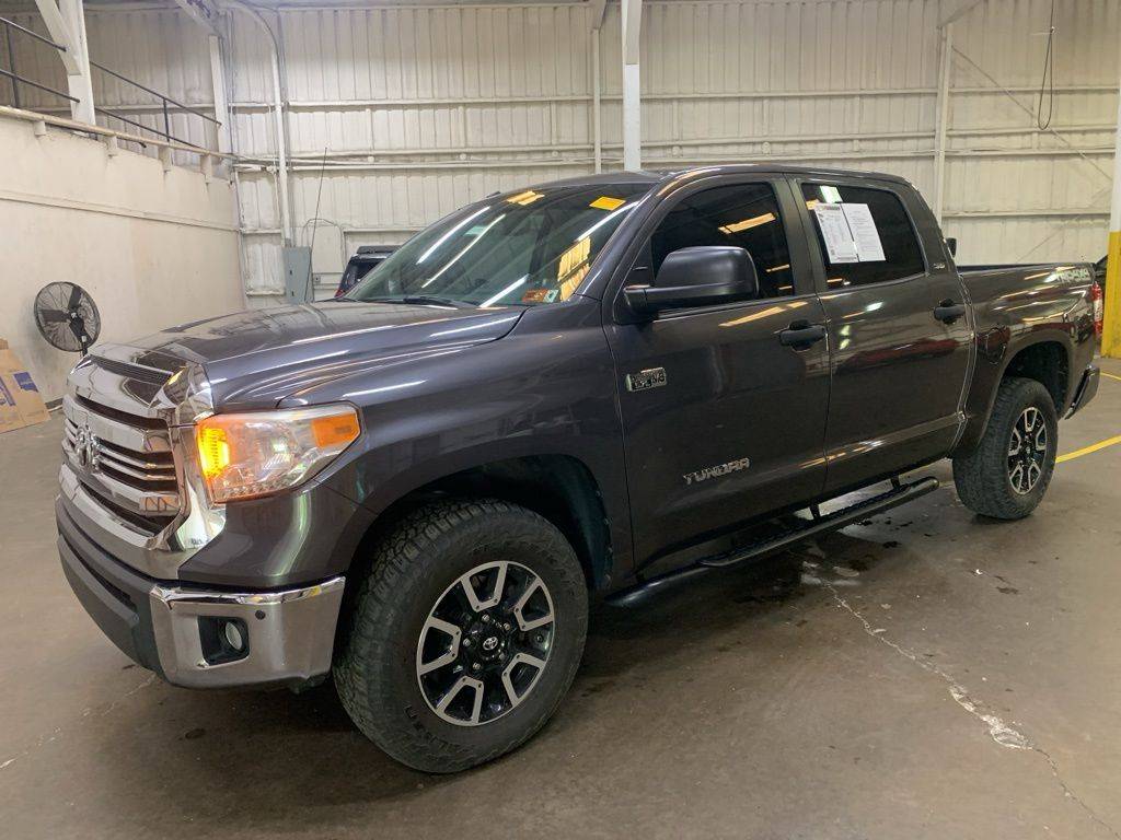 2016 Toyota Tundra SR5 — Pickup Truck — 111,999 mi — Charleston, WV