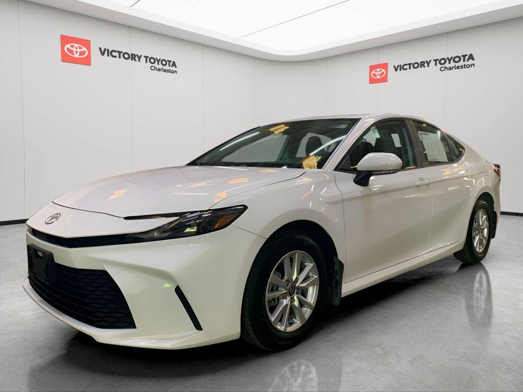 2025 Toyota Camry LE — Sedan — 5,722 mi — Charleston, WV