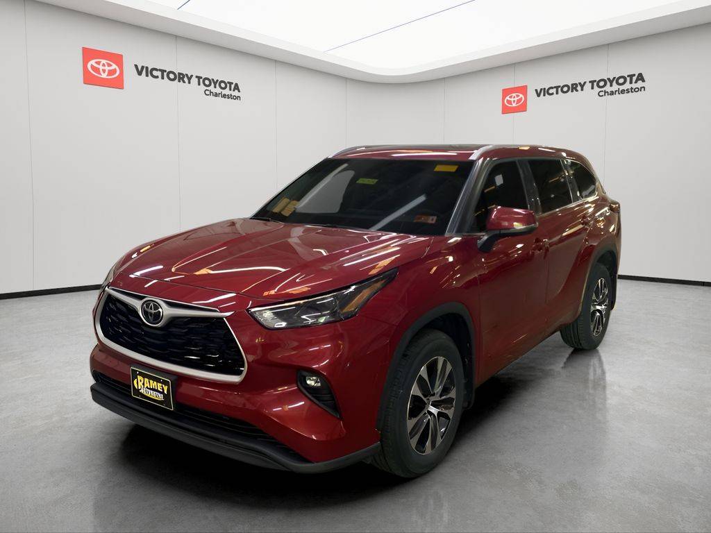 2022 Toyota Highlander XLE — SUV — 19,359 mi — Charleston, WV