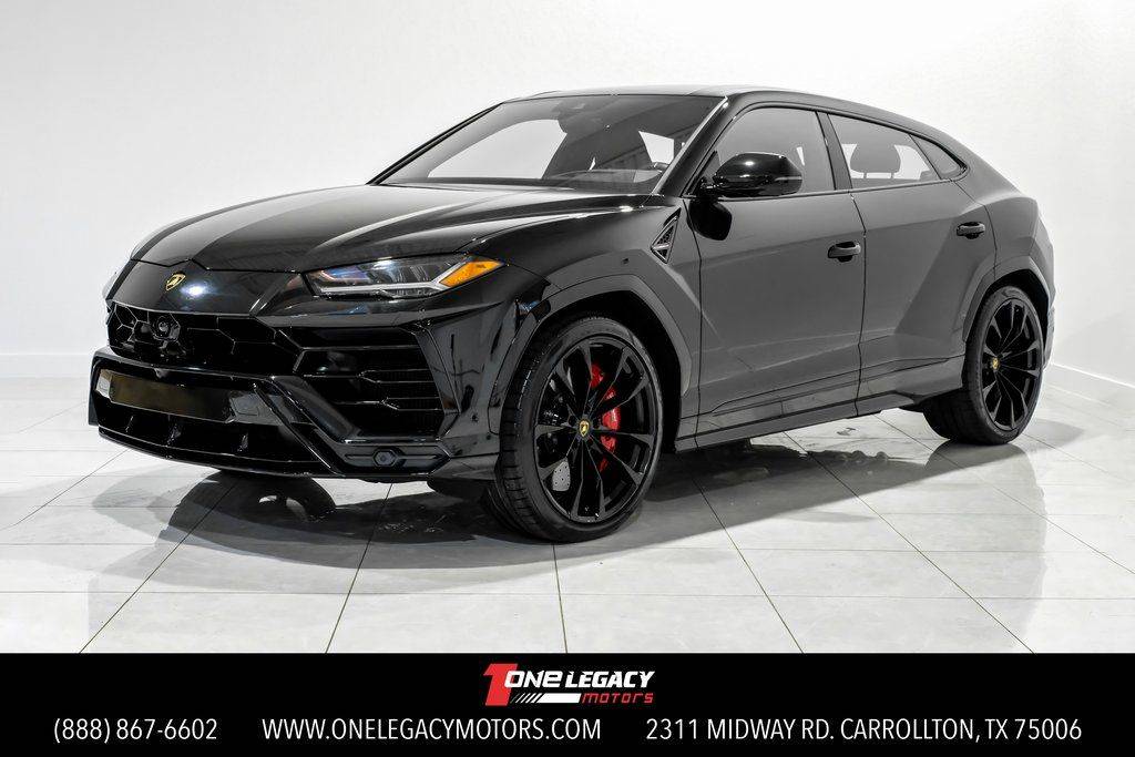 2022 Lamborghini Urus Standard