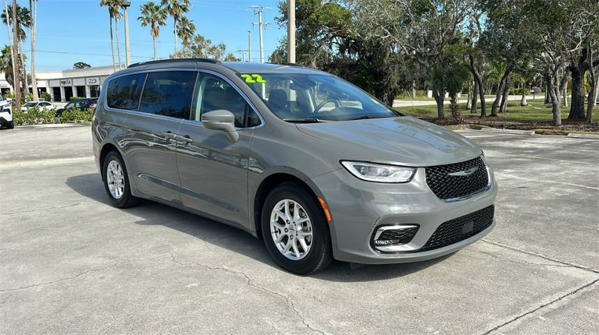 2022 Chrysler Pacifica Touring L — Minivan — 82,682 mi — Vero Beach, FL