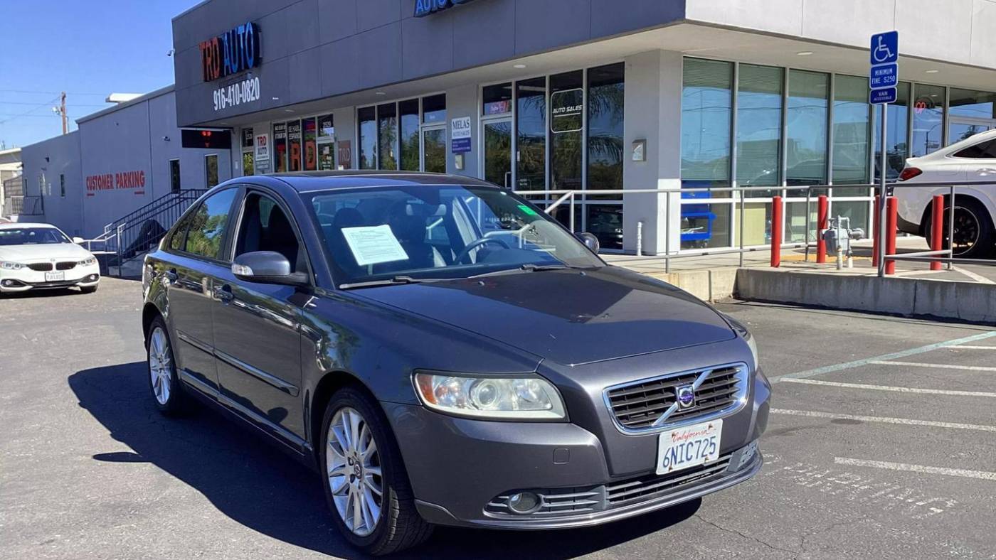 2010 Volvo S40 2.4 — Sedan — 117,118 mi — Sacramento, CA
