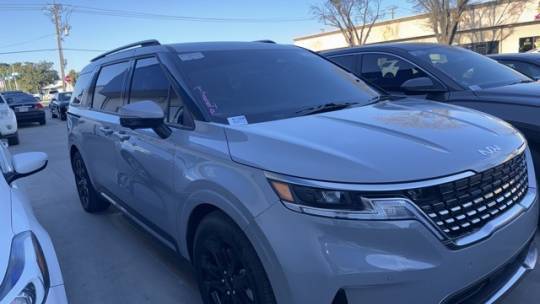 2023 Kia Carnival SX — Minivan — 14,209 mi — Merced, CA