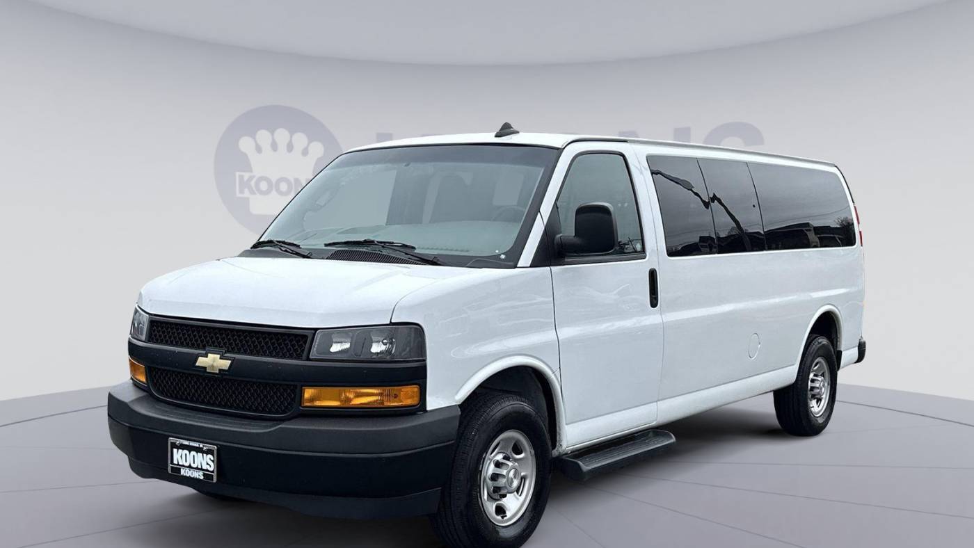 2022 Chevrolet Express Passenger LS — Passenger Van — 43,020 mi — Vienna, VA