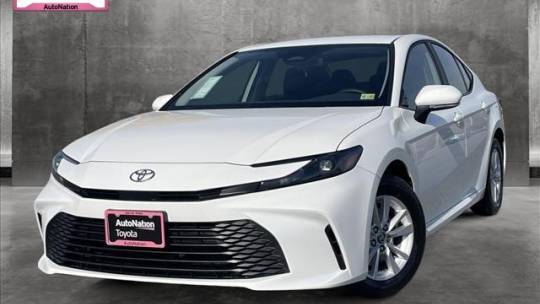 2025 Toyota Camry LE — Sedan — 1,114 mi — Leesburg, VA