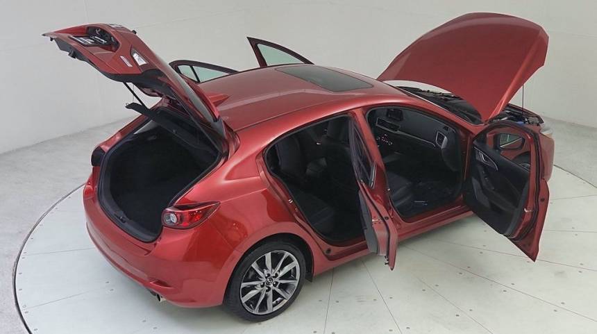 2018 Mazda MAZDA3 Touring