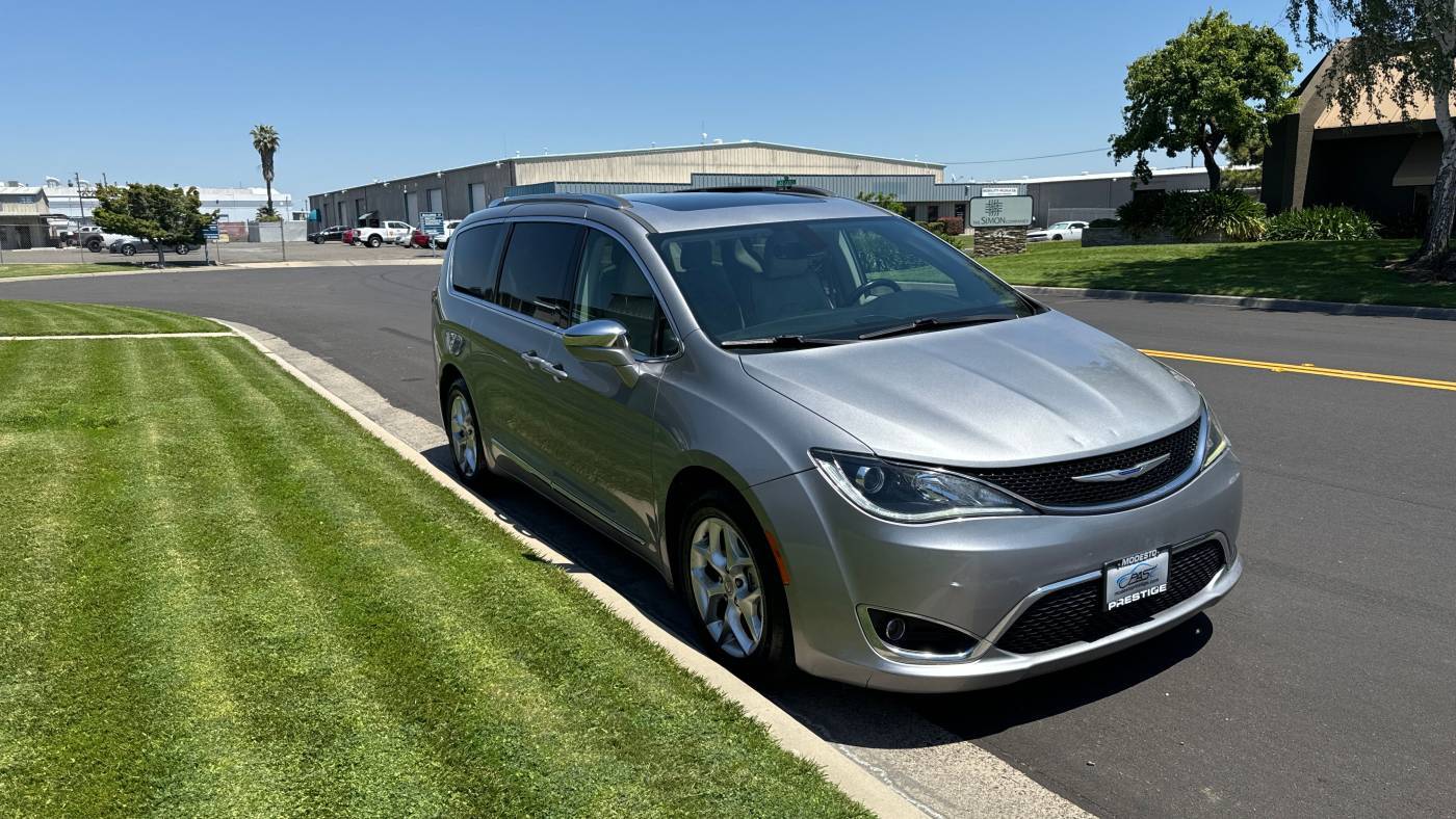 2020 Chrysler Pacifica Limited — Minivan — 96,000 mi — Modesto, CA