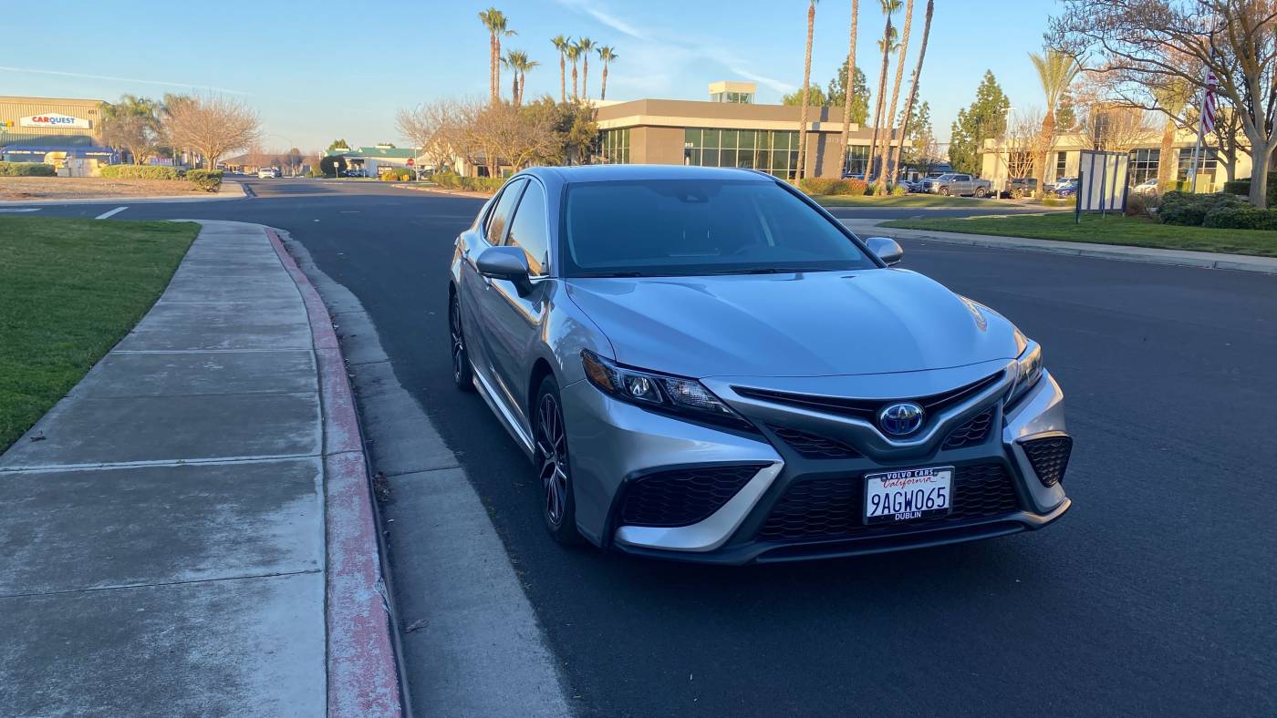 2022 Toyota Camry Hybrid SE — Sedan — 19,000 mi — Modesto, CA