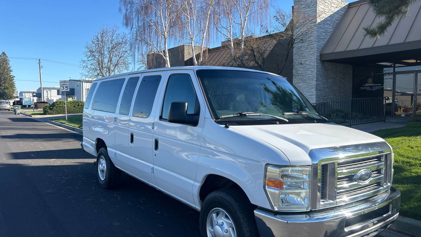 2011 Ford Econoline Wagon E-350 Super Duty XLT — Passenger Van — 53,000 mi — Modesto, CA