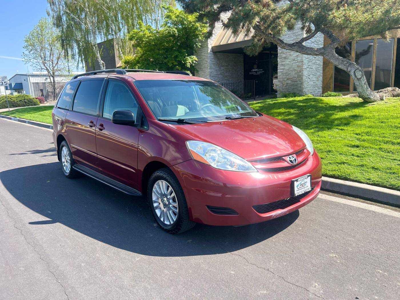 2009 Toyota Sienna LE — Minivan — 145,000 mi — Modesto, CA