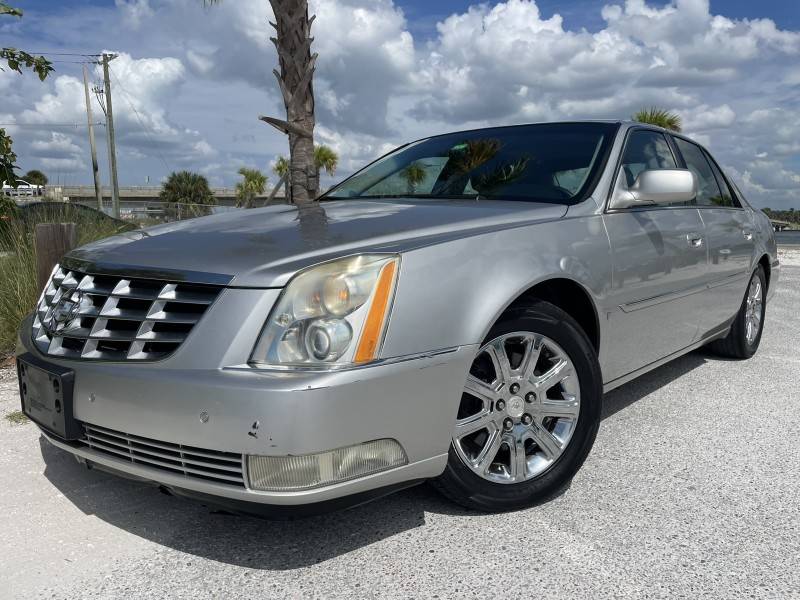 2008 Cadillac DTS 1SA — Sedan — 127,551 mi — Sarasota, FL
