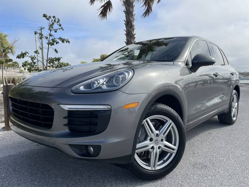 2017 Porsche Cayenne Platinum Edition