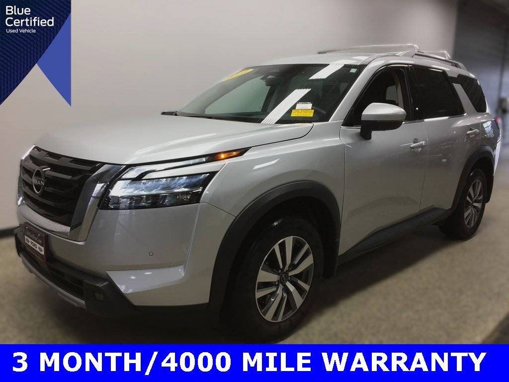 2023 Nissan Pathfinder SL — SUV — 14,809 mi — West Bend, WI