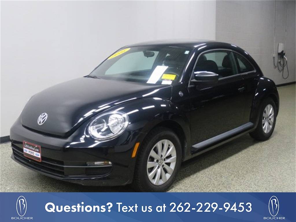 2016 Volkswagen Beetle 1.8T Classic — Hatchback — 21,989 mi — West Bend, WI