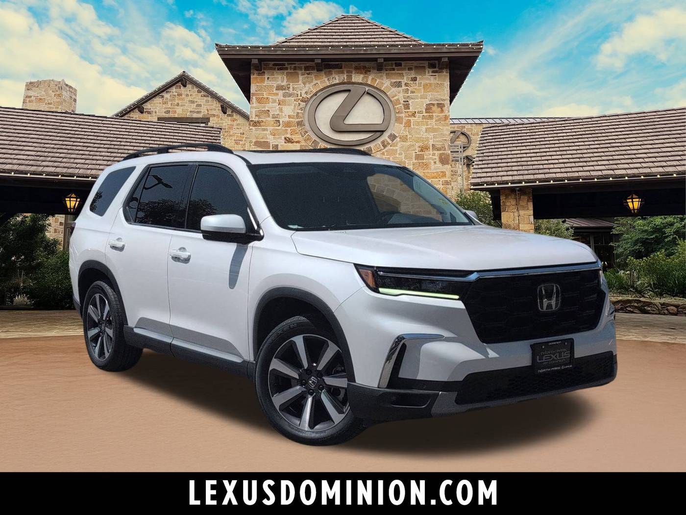 2023 Honda Pilot Touring — SUV — 40,643 mi — San Antonio, TX