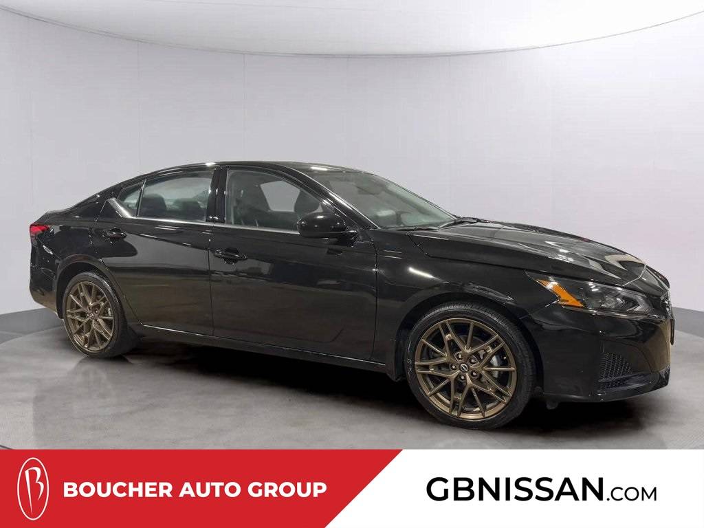 2025 Nissan Altima SR — Sedan — 5,621 mi — Greenfield, WI